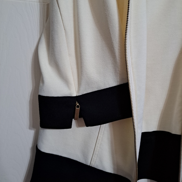 Catherine's 0X cream w/black trim - Picture 5 of 5